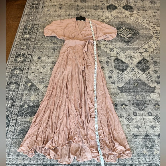 Reformation women’s Winslow dress in blush size small - Picture 10 of 10
